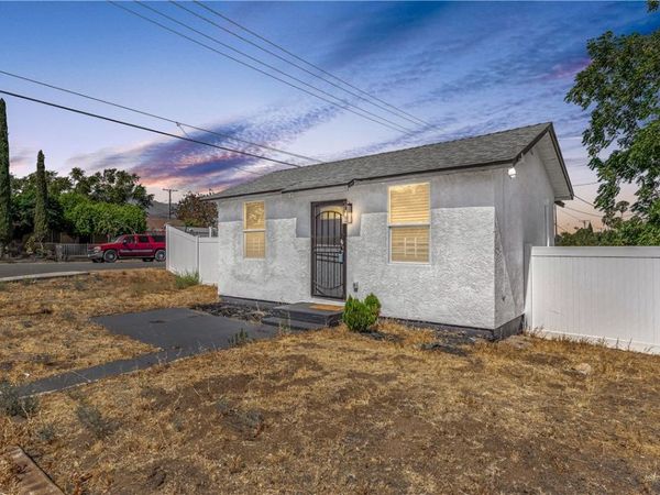 582 N Almond, Banning, CA 92220