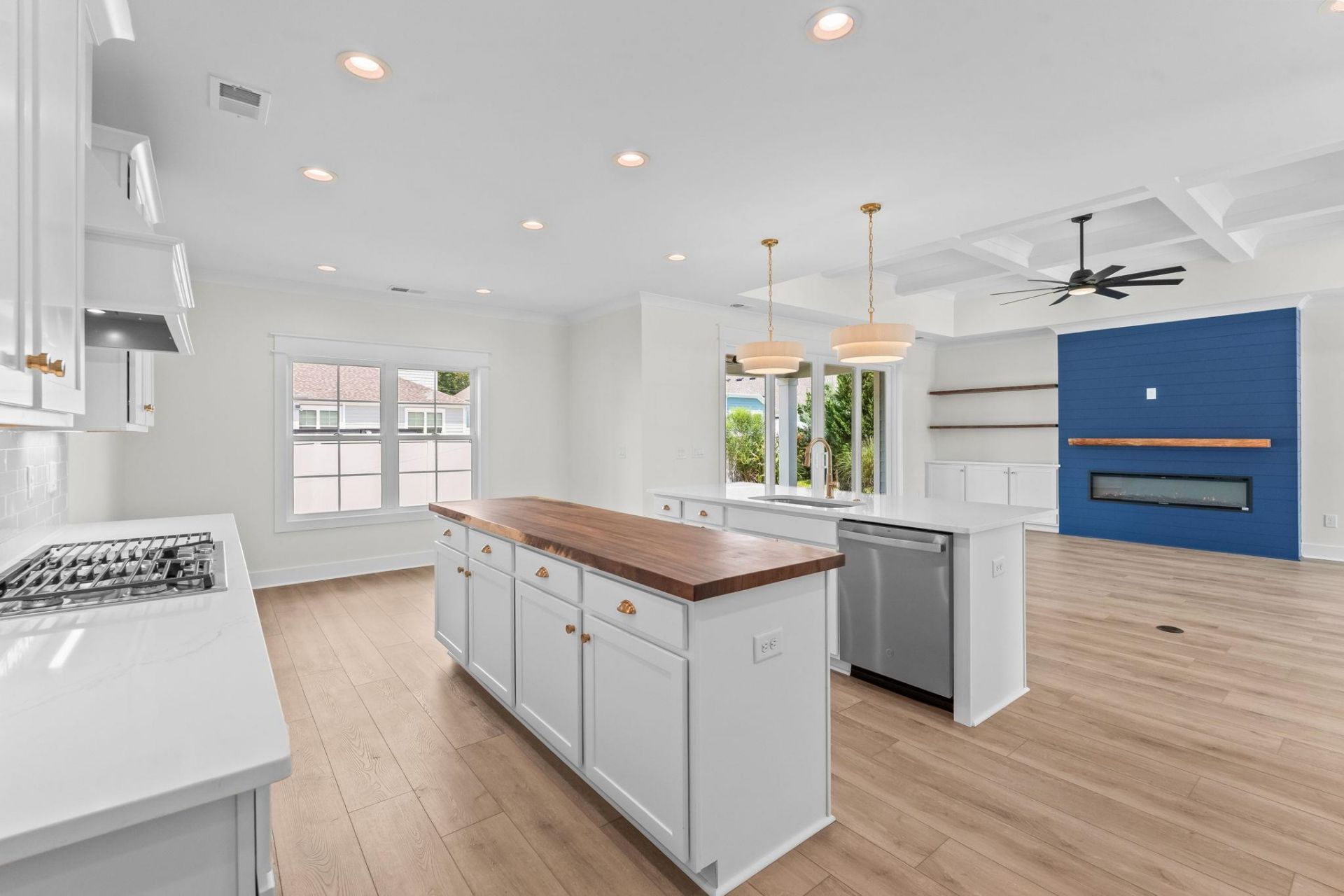 2836 Mcleod Ln.  Photo 14