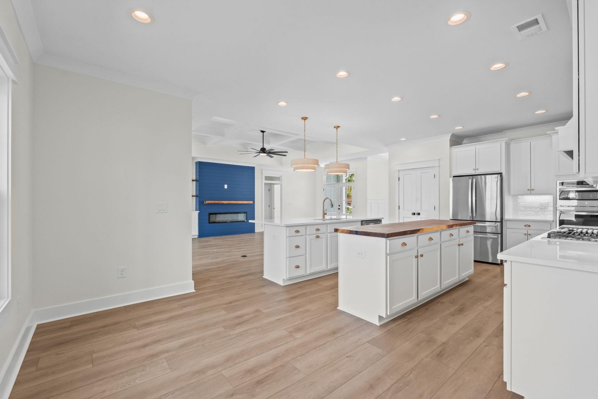 2836 Mcleod Ln.  Photo 16