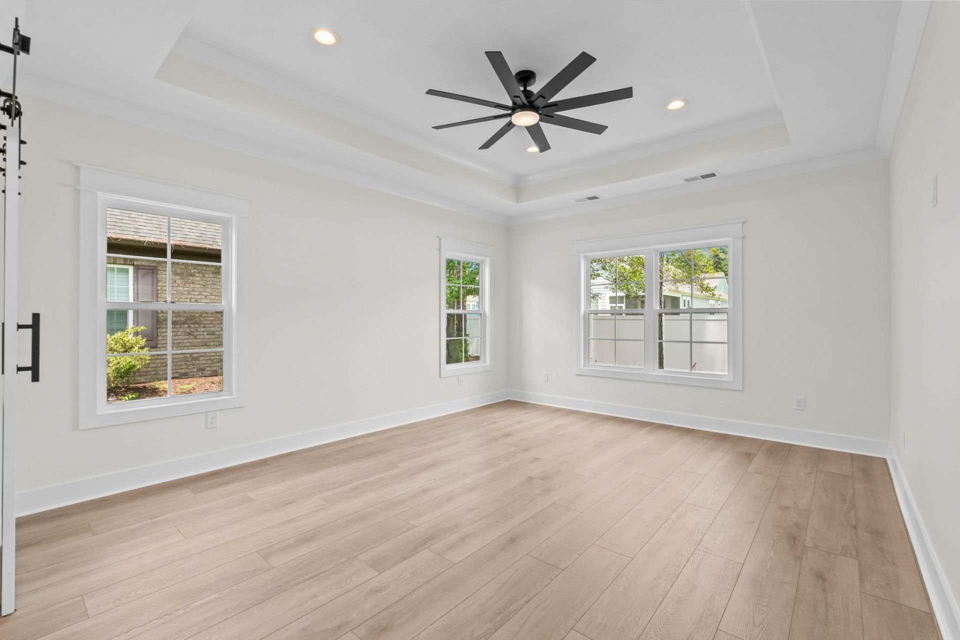 2836 Mcleod Ln.  Photo 17