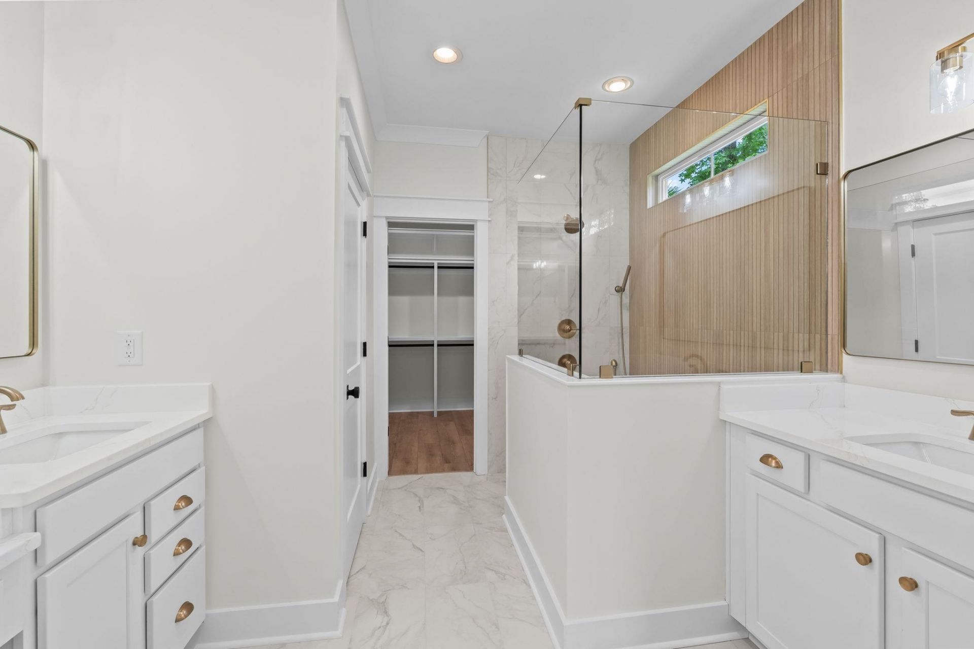 2836 Mcleod Ln.  Photo 19