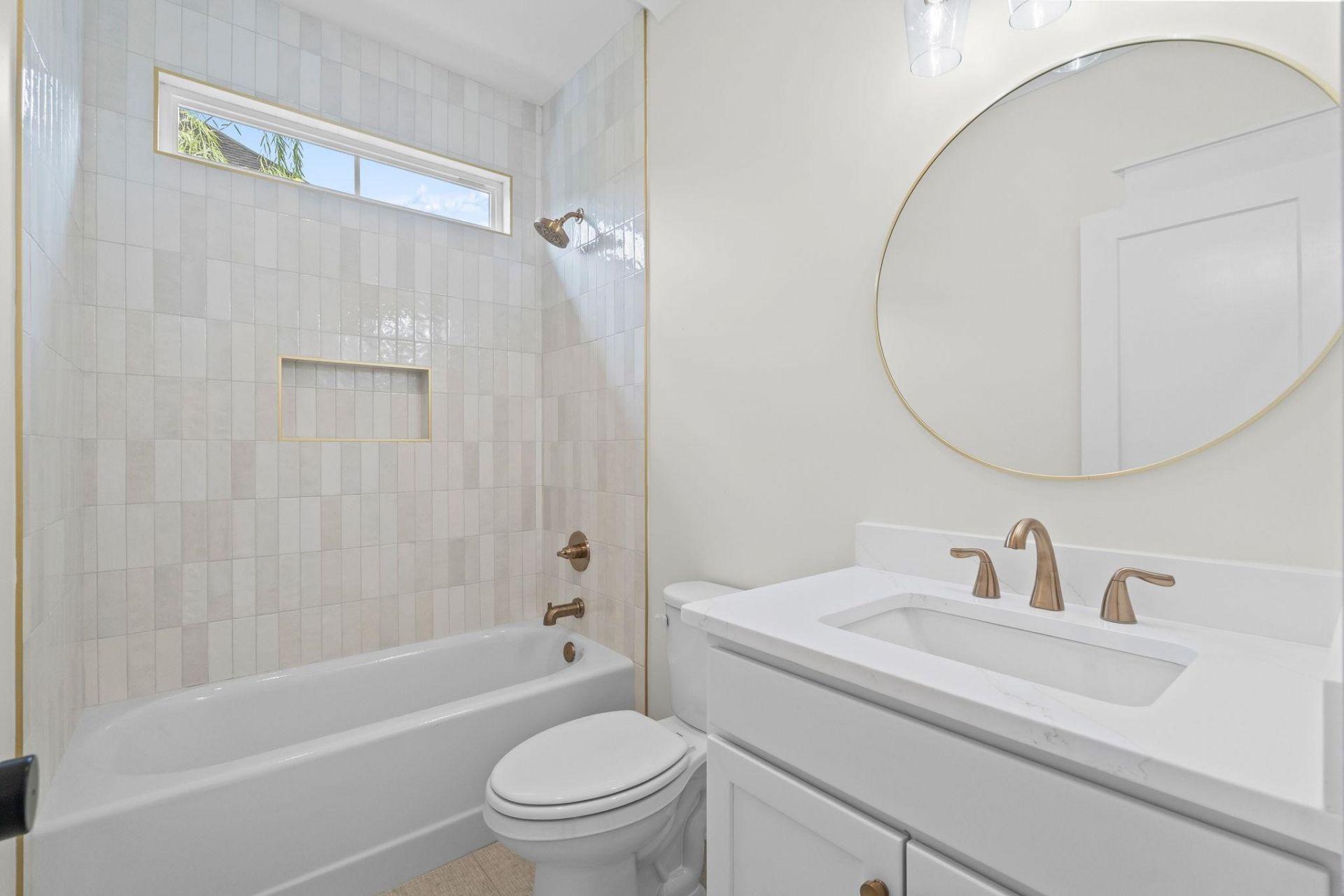 2836 Mcleod Ln.  Photo 27