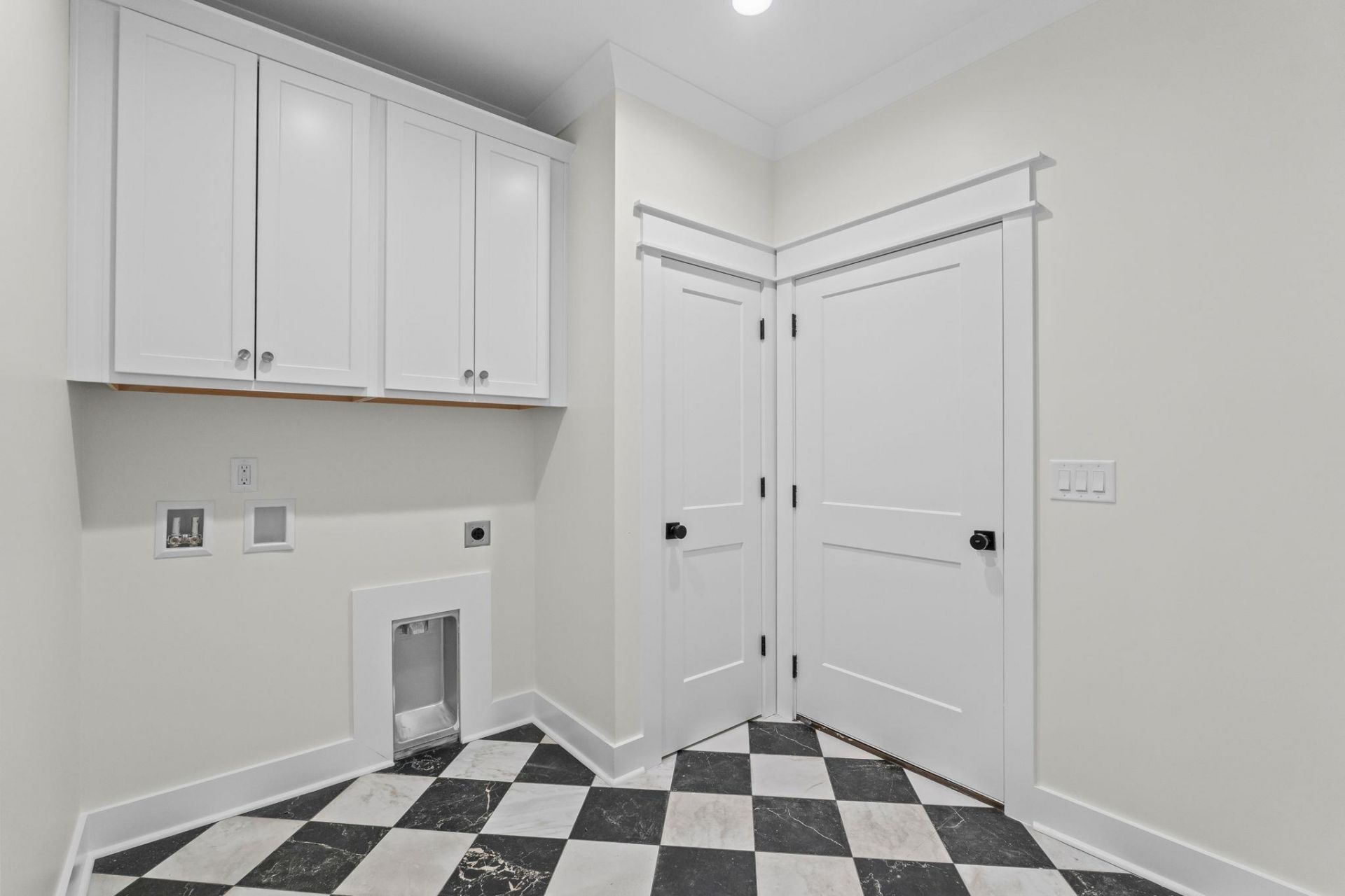 2836 Mcleod Ln.  Photo 32