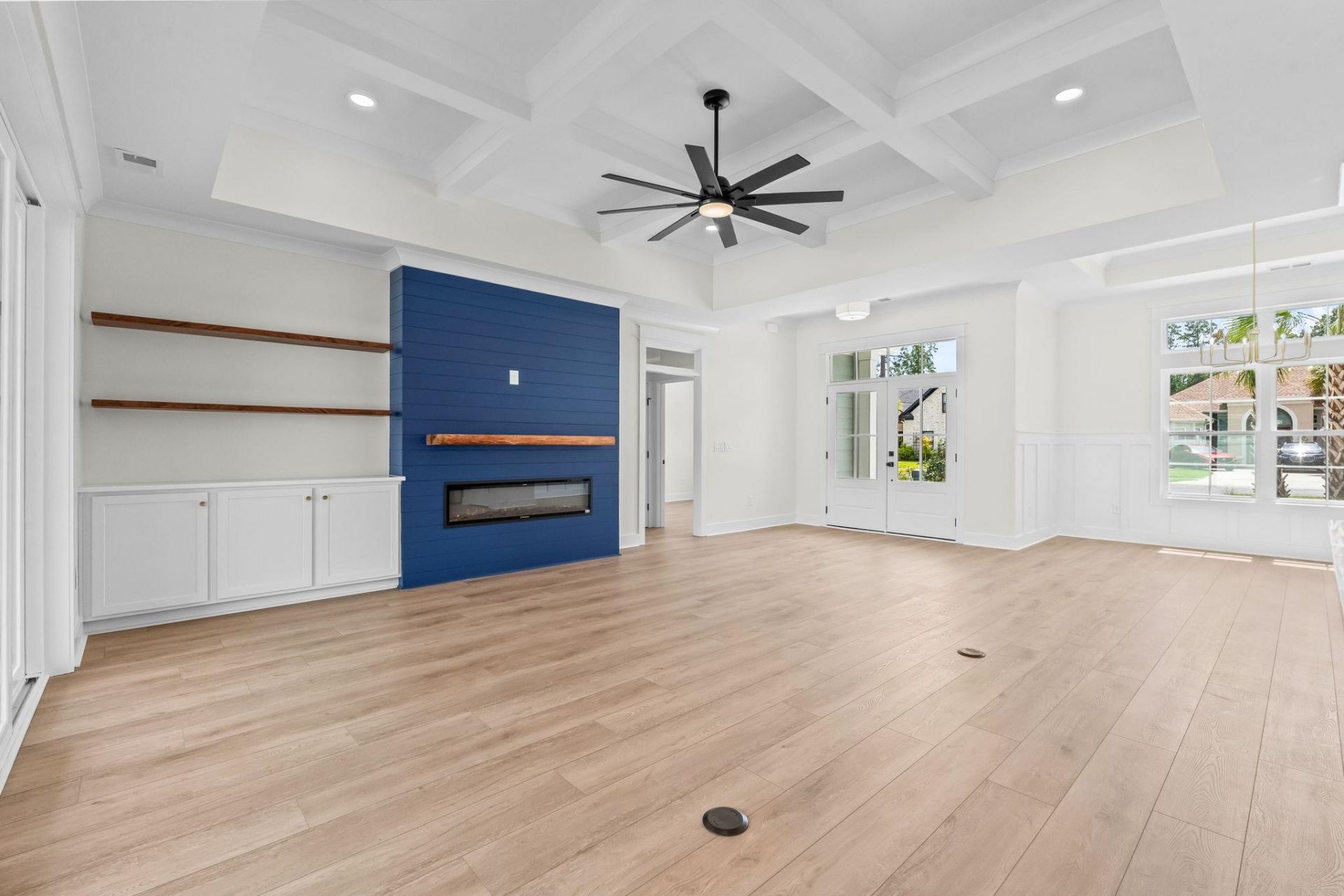 2836 Mcleod Ln.  Photo 7