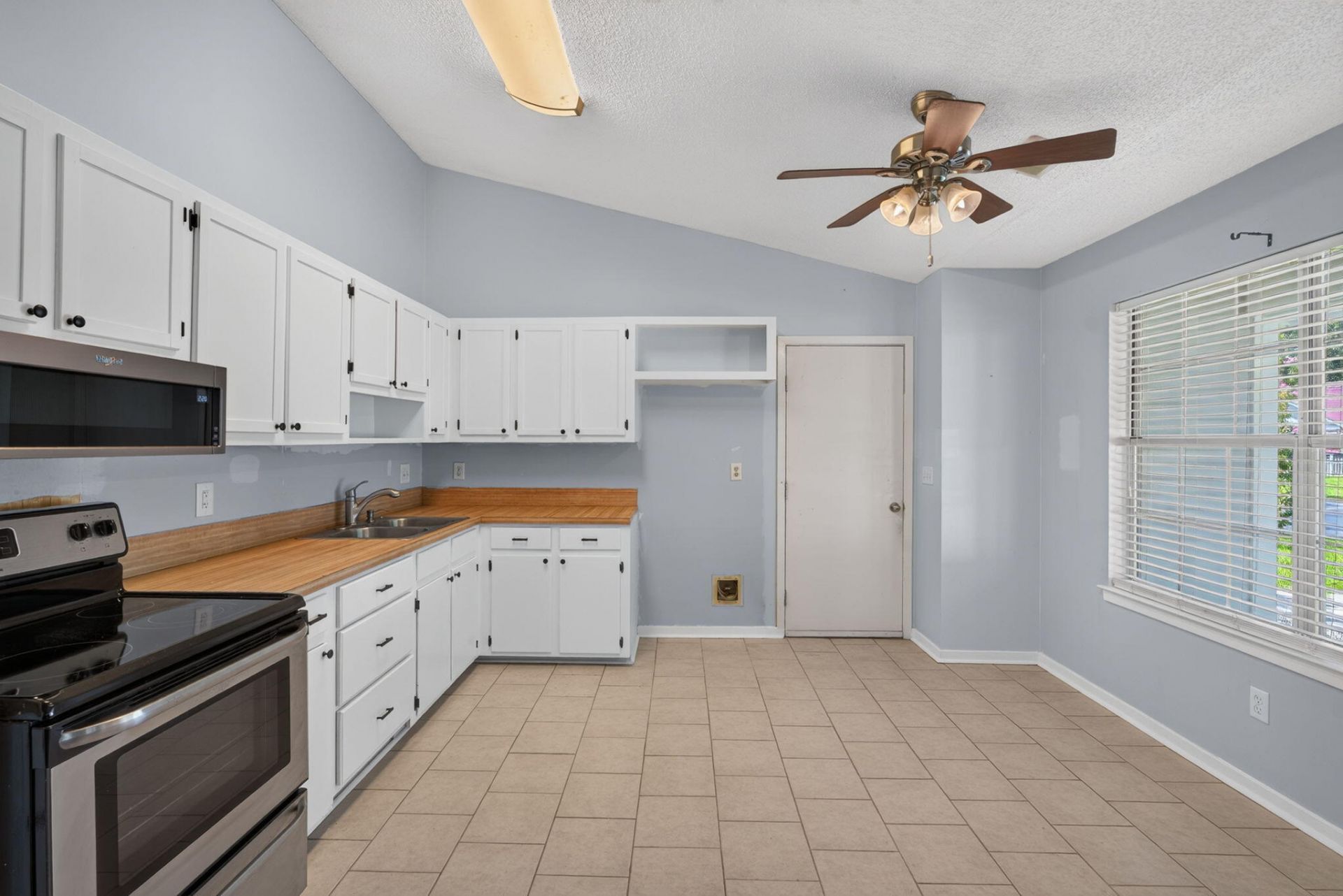 202 Birmingham Drive Photo 9