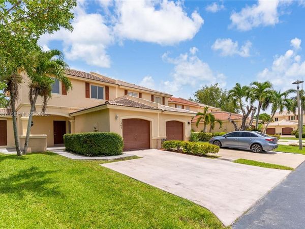 7463 SW 164th Ave , Miami, FL 33193