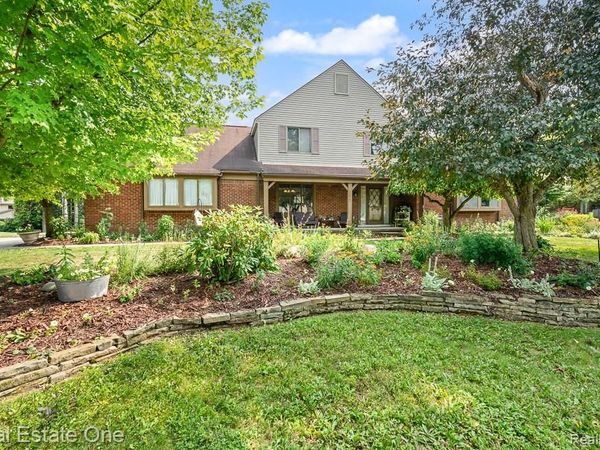 2355 Hillendale Drive, Rochester Hills, MI 48309
