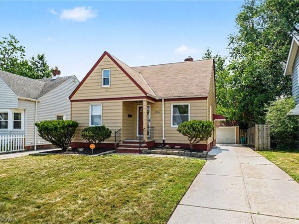 19910 Mountville Drive, Maple Heights, OH 44137