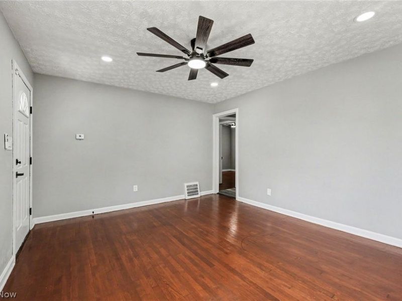 19910 Mountville Drive, Maple Heights, OH 44137 Photo 9