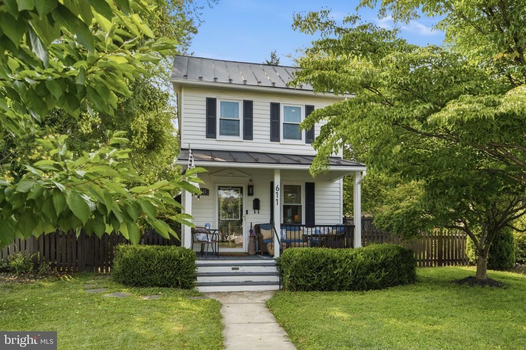 611 S King Street, Leesburg, VA 20175 Main Photo