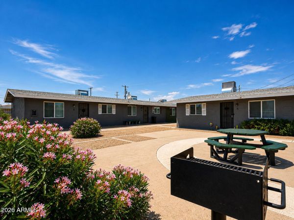 2210 W DEVONSHIRE Avenue, Phoenix, AZ 85015