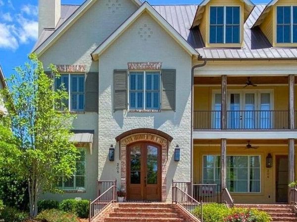208 Eastpark Street, Ridgeland, MS 39157
