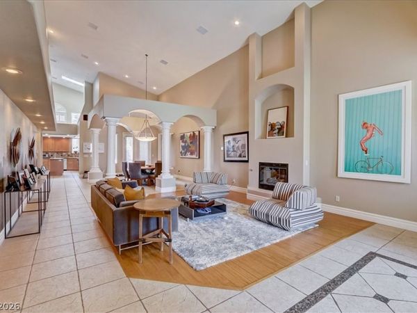 2500 Wimbledon Drive , Las Vegas, NV 89107