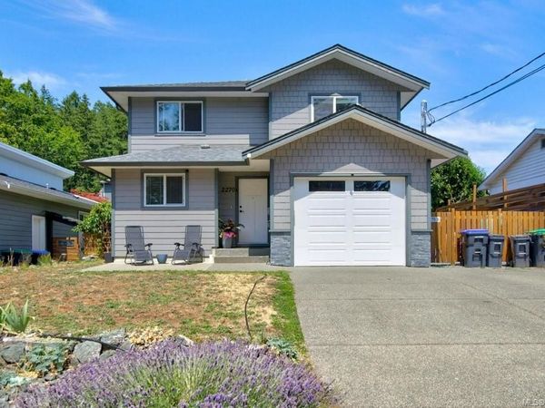 2270 McKenzie Ave , Comox, BC V9M 1J1