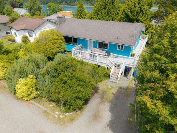 1323 Helen St , Ucluelet, BC V0R 3A0