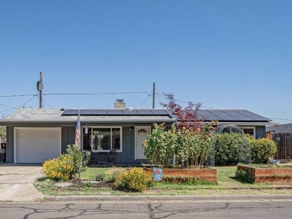 45 Ashley Place, Central Point, OR 97502