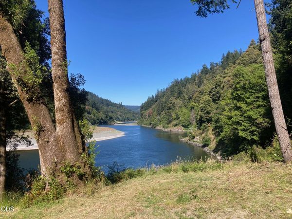 0 North Bank Road, Unit 201, Gold Beach, OR 97444