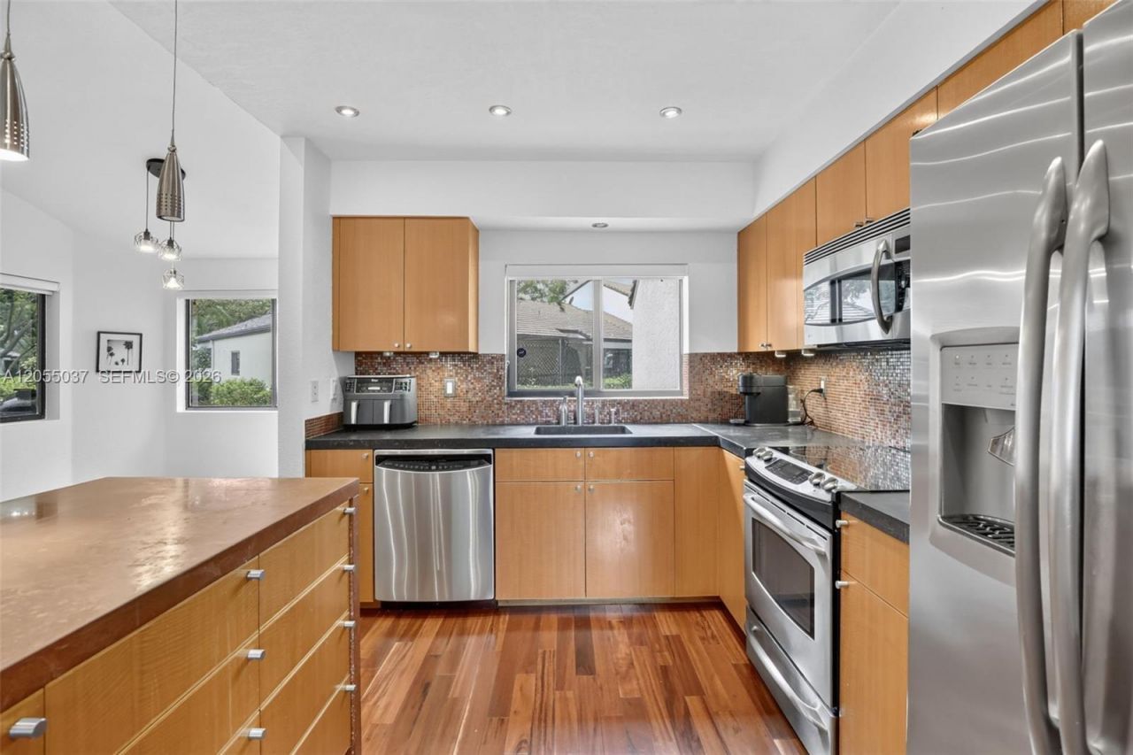 381 NW 94th Ter , Plantation, FL 33324 Photo