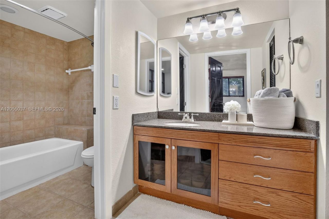 381 NW 94th Ter , Plantation, FL 33324 Photo