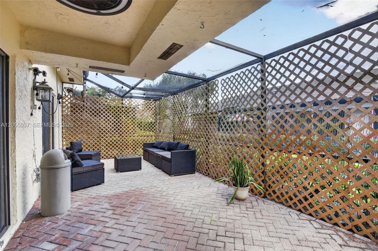 381 NW 94th Ter , Plantation, FL 33324 Photo