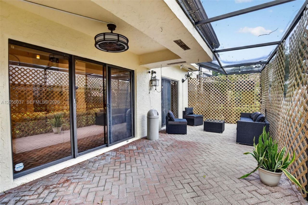 381 NW 94th Ter , Plantation, FL 33324 Photo