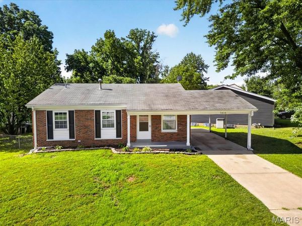 7416 Foxmont Drive, Hazelwood, MO 63042
