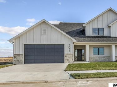 7033 N 276 Court N, Valley, NE 68064