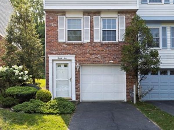 35 Shadow Dr, Pittsburgh, PA 15227
