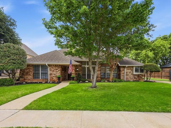 1900 Glenbrook Court, Bedford, TX 76021