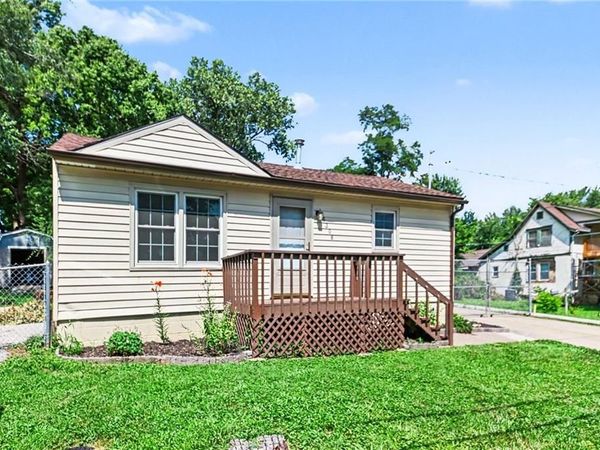 6308 Ravena Road, Pleasant Valley, MO 64068