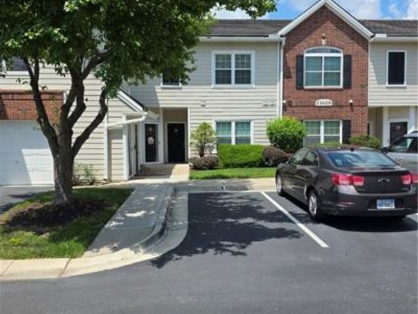 TOMAHAWK CREEK Parkway, Leawood, KS 66211