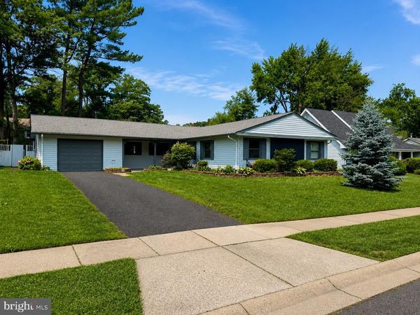 19 EDDINGTON LANE, WILLINGBORO, NJ 08046