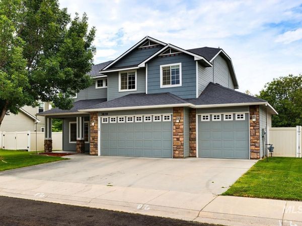 3839 N Cool River Way, Meridian, ID 83646