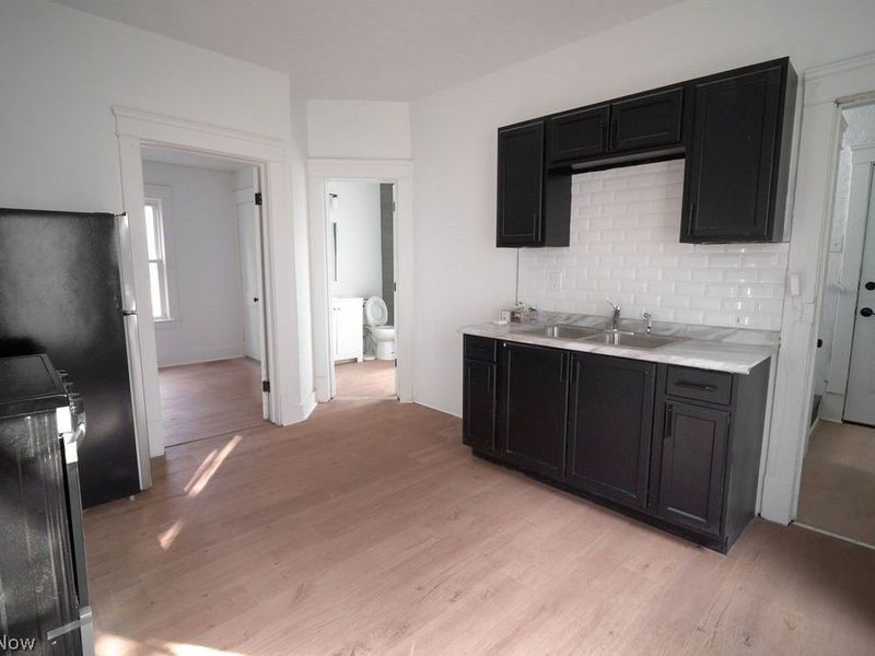 9714 Orleans Avenue , Cleveland, OH 44105 Photo 8