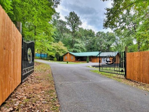 1843 Old Mobile Road, Mccaysville, GA 30555