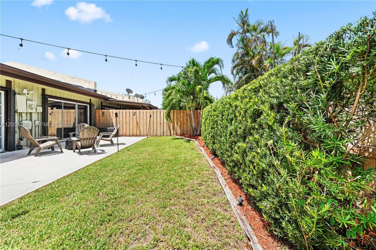 10301 Jasmine Ct , Pembroke Pines, FL 33026 Photo