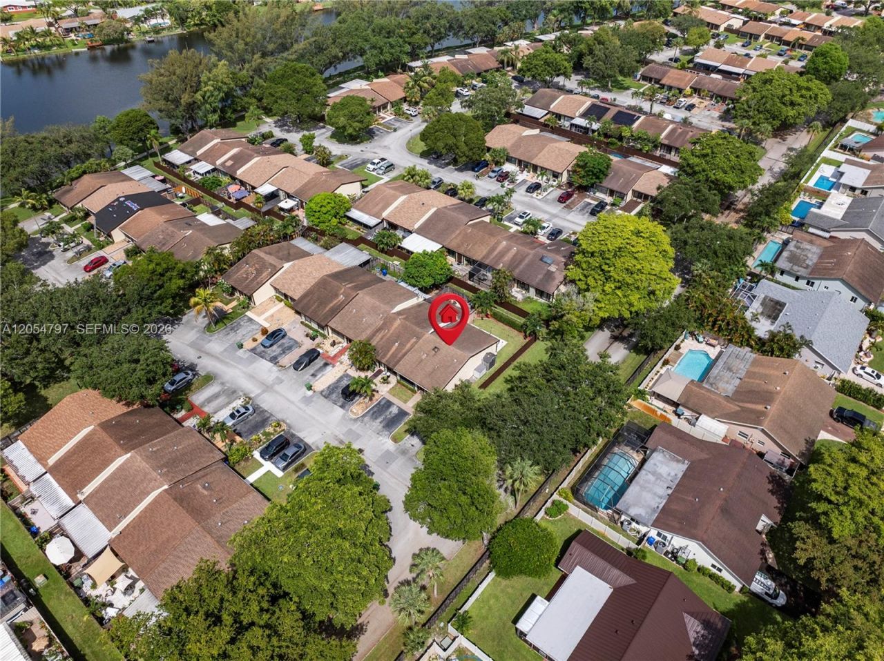 10301 Jasmine Ct , Pembroke Pines, FL 33026 Photo