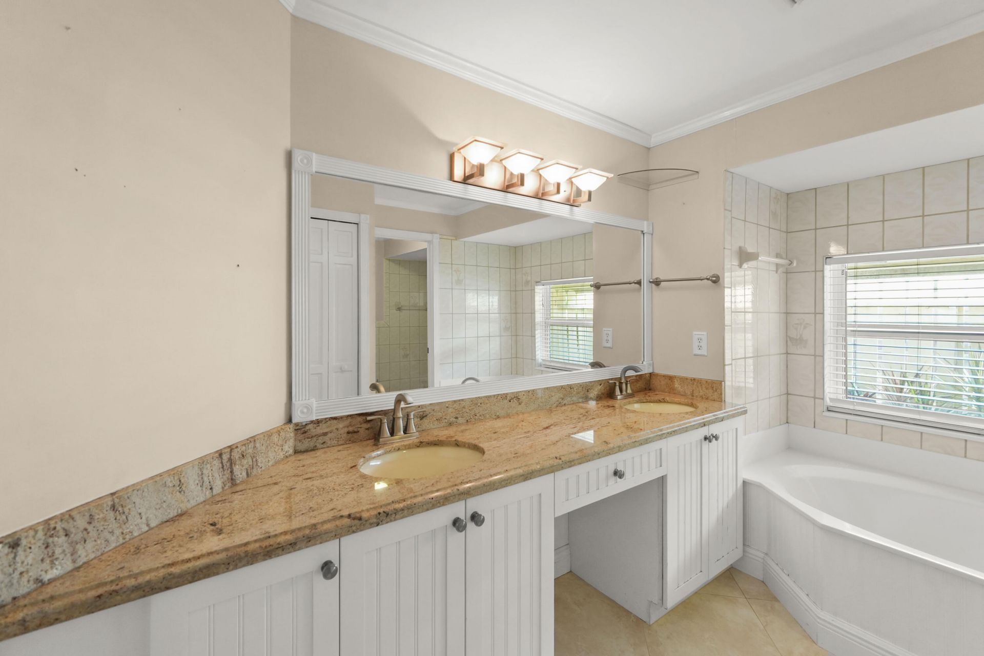 9746 SE Landing Place, Tequesta, FL 33469 Photo