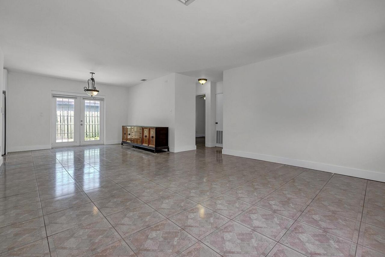 2100 N 57th Avenue, Hollywood, FL 33021 Photo