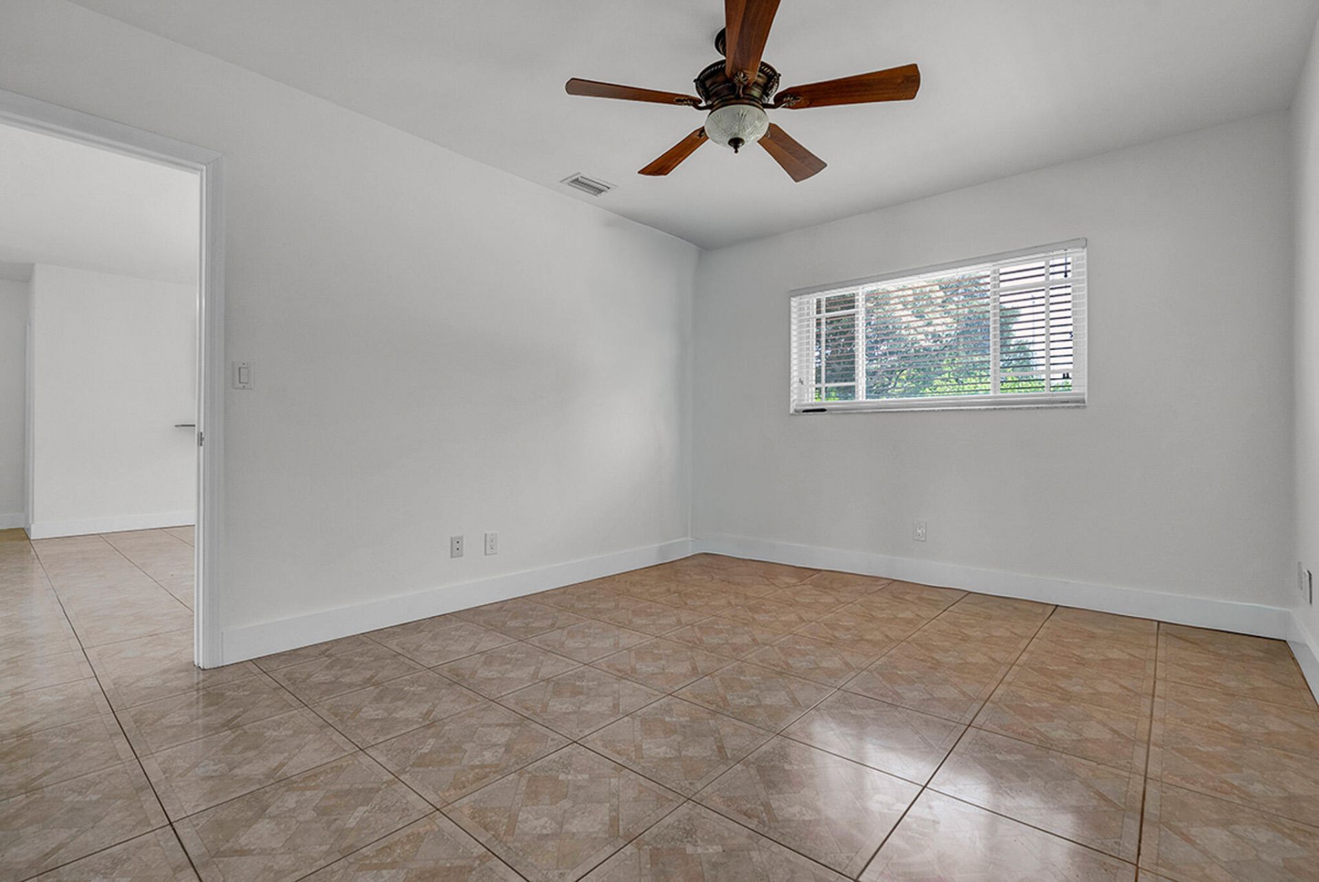 2100 N 57th Avenue, Hollywood, FL 33021 Photo