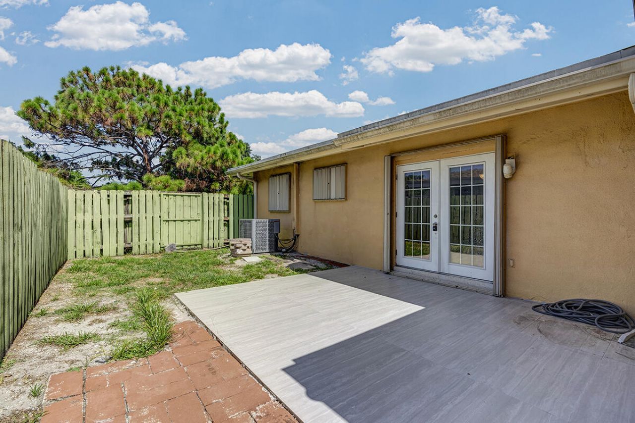 2100 N 57th Avenue, Hollywood, FL 33021 Photo