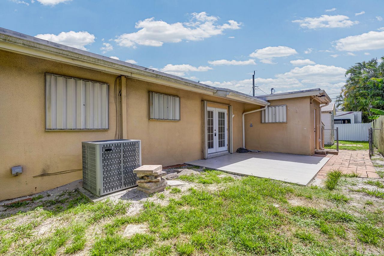 2100 N 57th Avenue, Hollywood, FL 33021 Photo