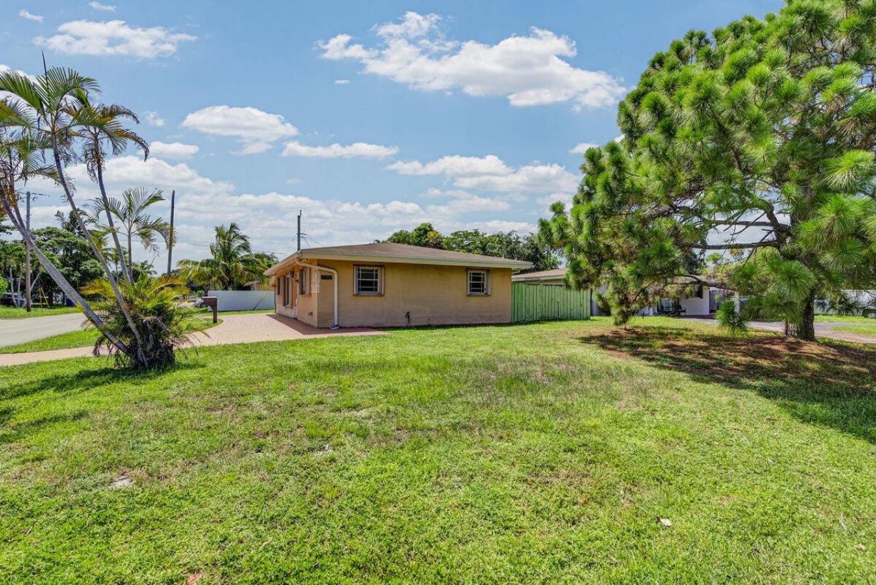 2100 N 57th Avenue, Hollywood, FL 33021 Photo