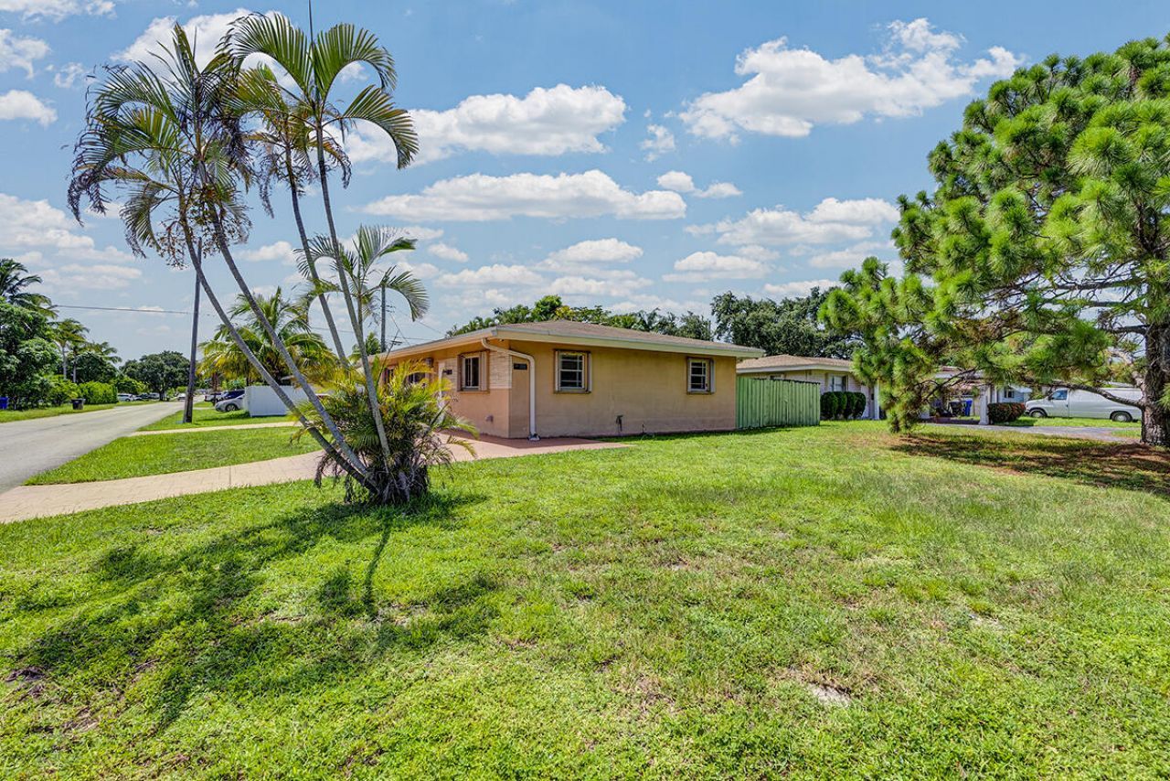 2100 N 57th Avenue, Hollywood, FL 33021 Photo