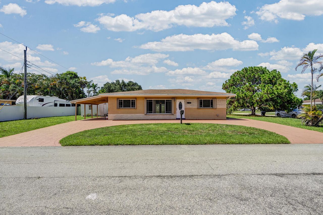 2100 N 57th Avenue, Hollywood, FL 33021 Photo