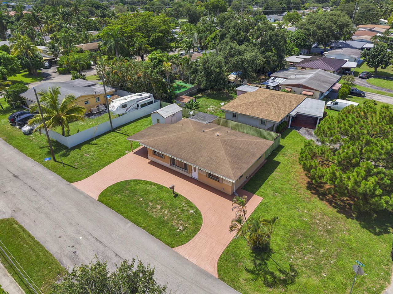 2100 N 57th Avenue, Hollywood, FL 33021 Photo