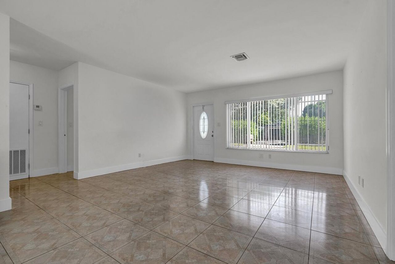 2100 N 57th Avenue, Hollywood, FL 33021 Photo