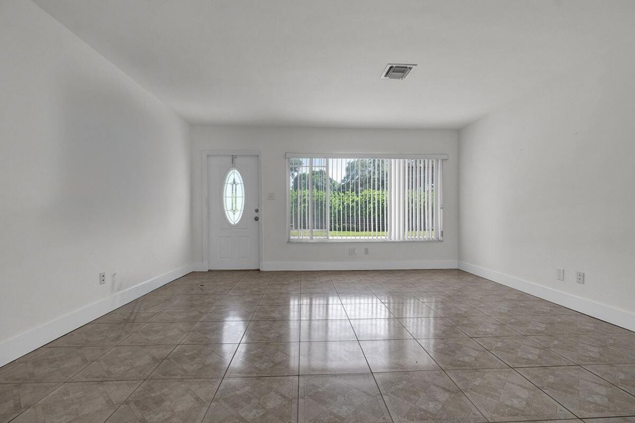 2100 N 57th Avenue, Hollywood, FL 33021 Photo