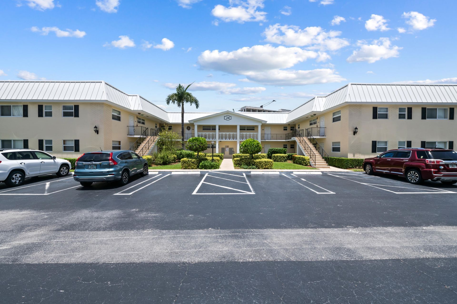 24 Colonial Club Drive, Unit 101, Boynton Beach, FL 33435 Photo