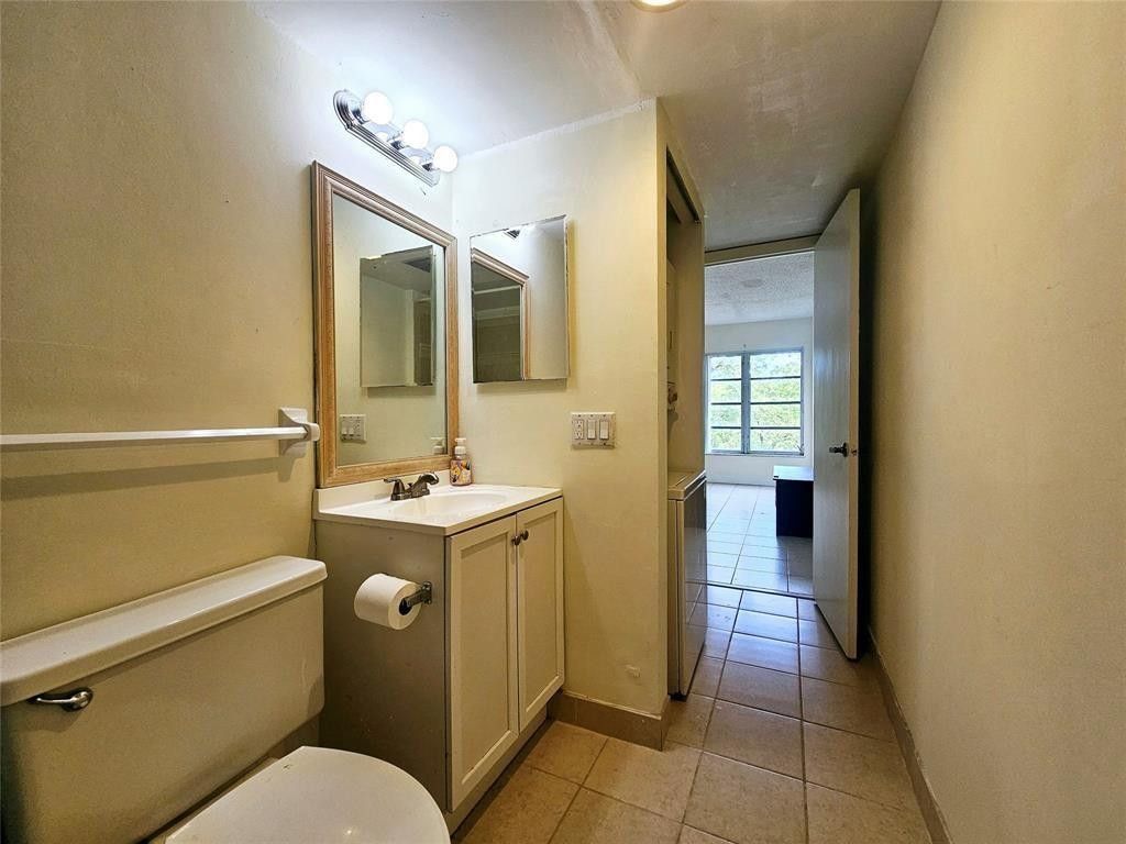 4172 Inverrary Drive, Unit 410, Lauderhill, FL 33319 Photo